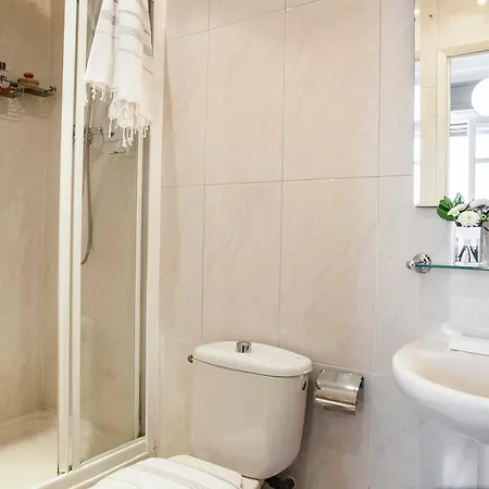Ainb Eixample-muntaner Hotel 2*