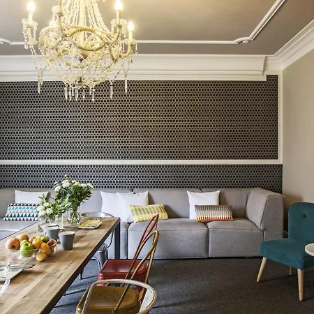 Hotell Ainb Eixample-muntaner 2*